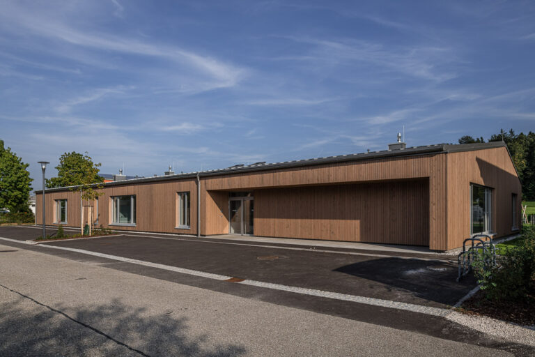 086_kiga-bad-wimsbach_2024_architektur-josef-edlinger-_by-lichtguss_at_weboptimiert